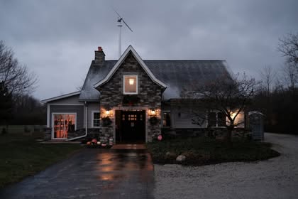 Gallery Image Winery_at_night.jpg