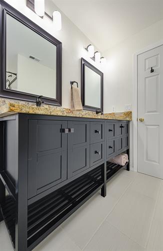 Gallery Image Pennywood-AMC--%C2%AC2023_Lara_Janzen_Photography-WEB-003.jpg