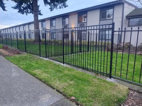 Gallery Image 6'H_3-Rail_Steel_-_Residential_-_Stearns_1.jpg