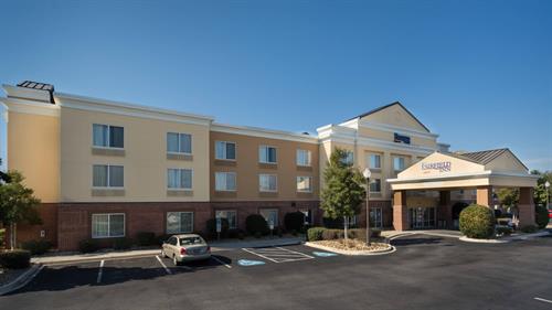 Our award-winning Fairfield Inn is located in downtown Hartsville, South Carolina. Whether you are traveling on business or pleasure, let our extraordinary team provide the memorable experience that you deserve.