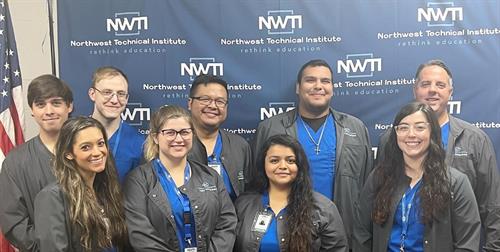 A happy and engaged group of NWTI Surgical Technology Students!