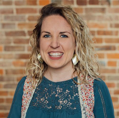 Senior Community Manager - Stephanie Davis Senior Community Manager - Stephanie Davis