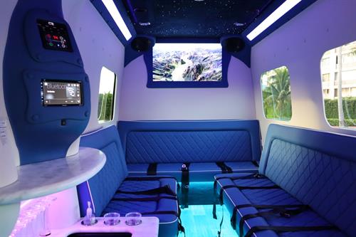 Gallery Image Limo_Sprinter_(interior15).JPG