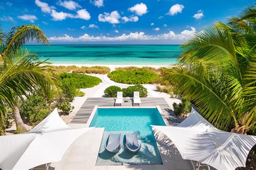 Gallery Image Luxury_Experiences_Turks_and_Caicos.JPEG