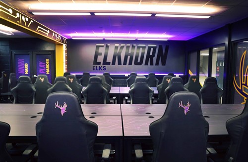 Gallery Image Elkhorn_Lifestyle_04.jpg