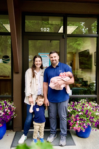 Gallery Image aden_family_chiro_2025_best_of.jpg