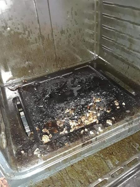 Oven cleaning ( move out services ) Oven cleaning ( move out services )
