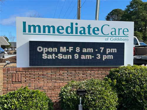 Digital LED Sign for Immediate Care