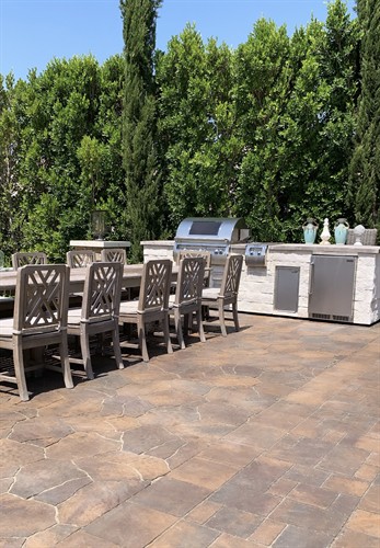 Custom Outdoor Kitchen & Paver Patio