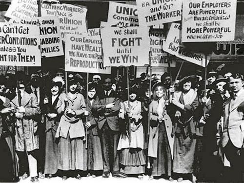 Gallery Image breadandroses-women_0308.jpg Gallery Image breadandroses-women_0308.jpg