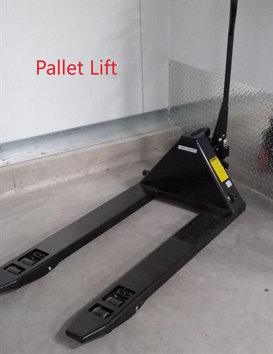 Pallet lift for the big stuff