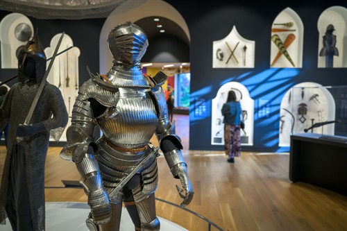 Gallery Image Worcester_Art_Museum_-_Arms_and_Armor_Galleries.jpg