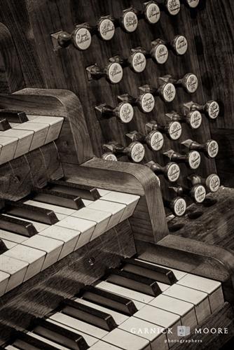 Gallery Image GarnickMoorePhotographers_384_MechanicsHall.jpg
