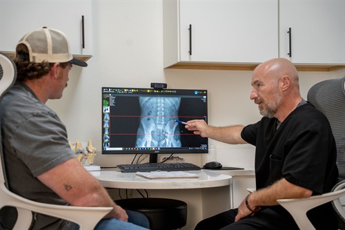 Gallery Image ParkerIH_2025_Xray-Consult-DrRob-1-SCG-DSC08617_HR_(3).jpg