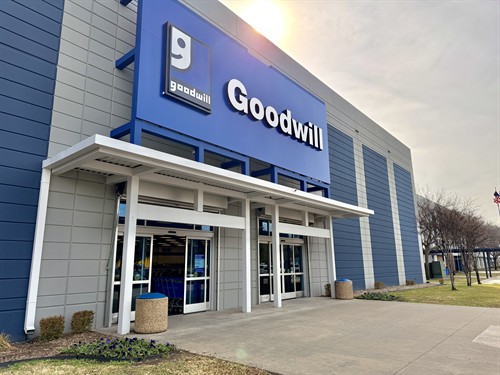 Front Entrance of our Goodwill Dallas Westmoreland Store and Donation Center