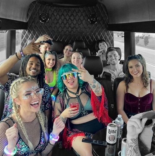 TOP RATED LIMO & BLACK CAR SERVICE IN BARRINGTON ELGIN NORTH SHORE & CHICAGO