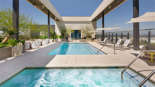 Gallery Image tx-snatx-rooftop-pool---long-21324_Wide-Hor.png