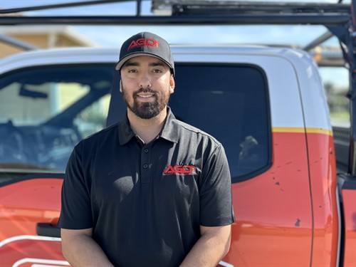 Gallery Image alliant-garage-door-service-technician.jpeg