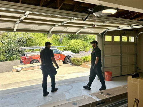 Gallery Image garage-door-installation-technicians-mission-viejo-alliant-garage-door.JPEG
