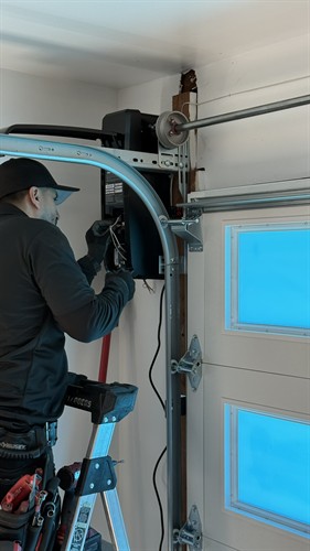Gallery Image garage-door-service.JPEG