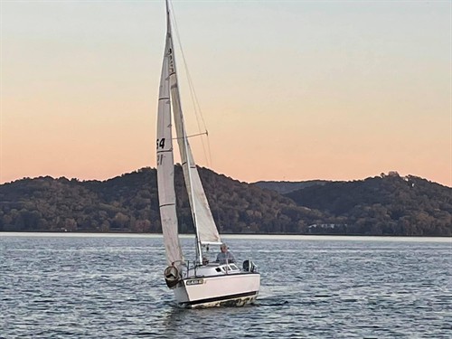 Gallery Image Sailing_(2).JPG