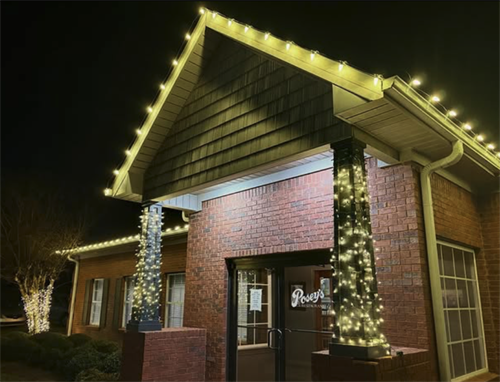 Christmas Lights at Poseys Restaurant in Hazel Green 