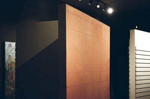 empty gallery wall image