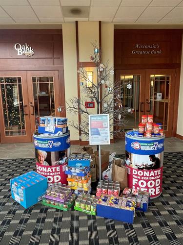 Oak Bank Supports Share Your Holidays to Feed The Hungry in our Community