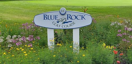 Gallery Image Blue_Rock_Sign_-_Putting_Green_-_2023.jpg