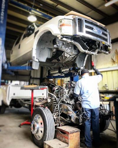 Mid-Duty Pick Up Truck Engine Rebuild
