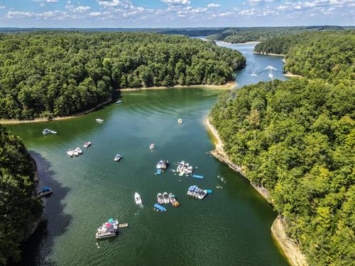 Boating on Laurel River Lake, Photo Credit: Dylan Wilson