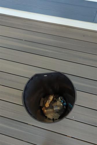 Trash left in can with no bag