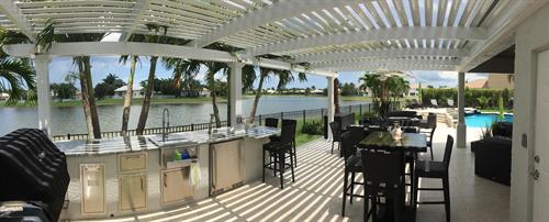 Gallery Image pergolas_outdoor_kitchen.jpeg