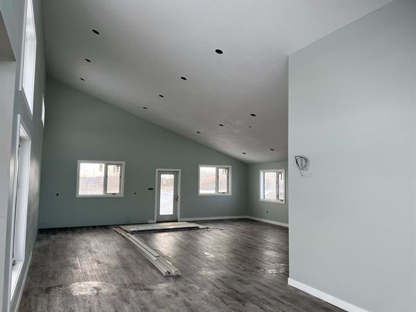 Gallery Image residential-drywall-painting-flooring-finished.jpg