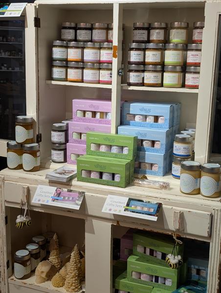 Canadian unpasteurized honey in so many fabulous natural flavours.