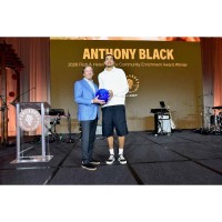 Anthony Black Named Winner Of 2025-26 Rich & Helen DeVos Community Enrichment Award