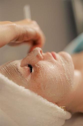 Facial Treatment 