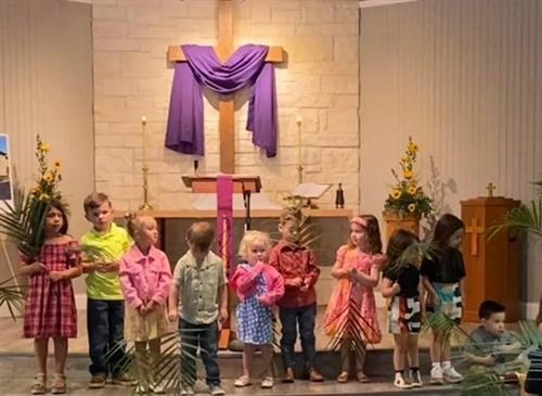 Gallery Image Kids_at_church.jpg