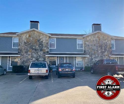 Cleburne Apartment Exterior Cleaning Before Cleburne Apartment Exterior Cleaning Before