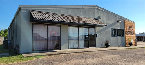 A clean, modern shared wash and processing area available for all Werx artists.