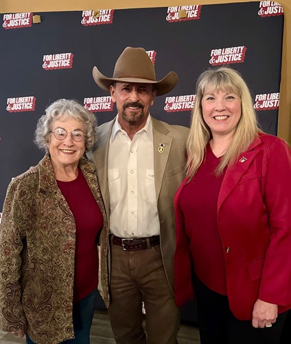 Gallery Image Debbie_Maudi_Doc_Chambers.jpg