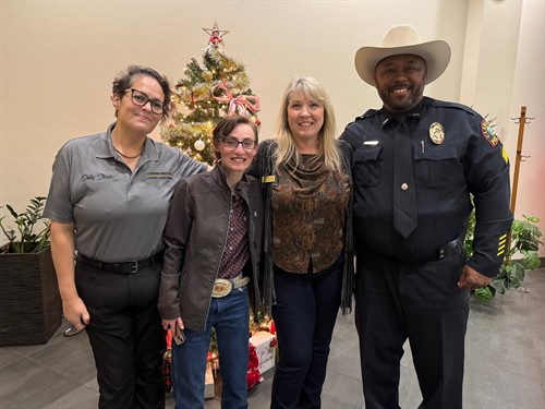 Gallery Image Debbie_and_Kallie_Estep_Graducation.jpg