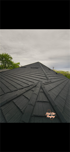 Another beautiful home and another satisfied customer — proudly upgraded with a brand-new roof by Hul-Ster Roofing. Built on Friendship. Driven by Craftsmanship. Committed to You.