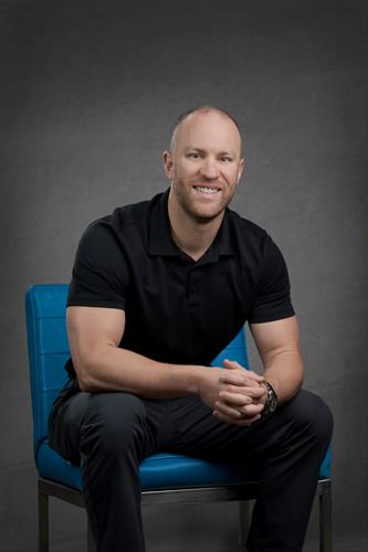 Gallery Image la-verne-personal-brand-photo-studio-chiropractor-propel-man.jpg Gallery Image la-verne-personal-brand-photo-studio-chiropractor-propel-man.jpg