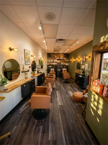 Inside Good Vibes Salon in Port Orange
