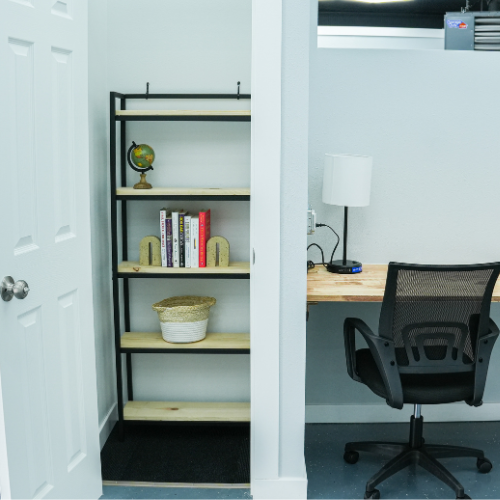 Customizable micro-office with community workspace