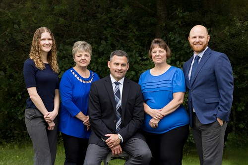 Gallery Image GLAVIN-_Team_Tom_Sitting_II_WEB.jpg