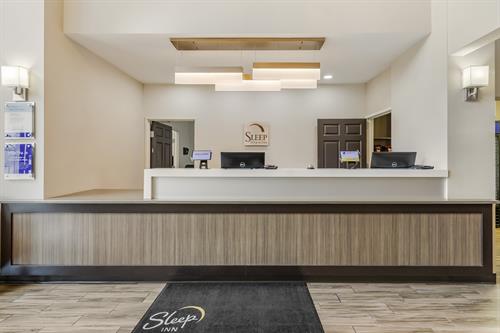 Gallery Image WI113lobby2.jpg