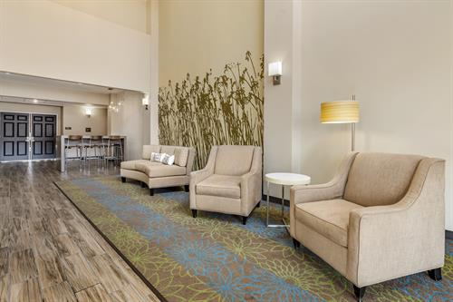 Gallery Image WI113lobby4.jpg