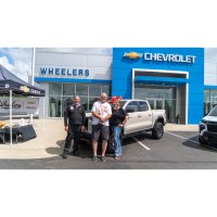 Wisconsin Rapids man wins Kwik Trip sweepstakes, drives away with new Chevrolet Colorado